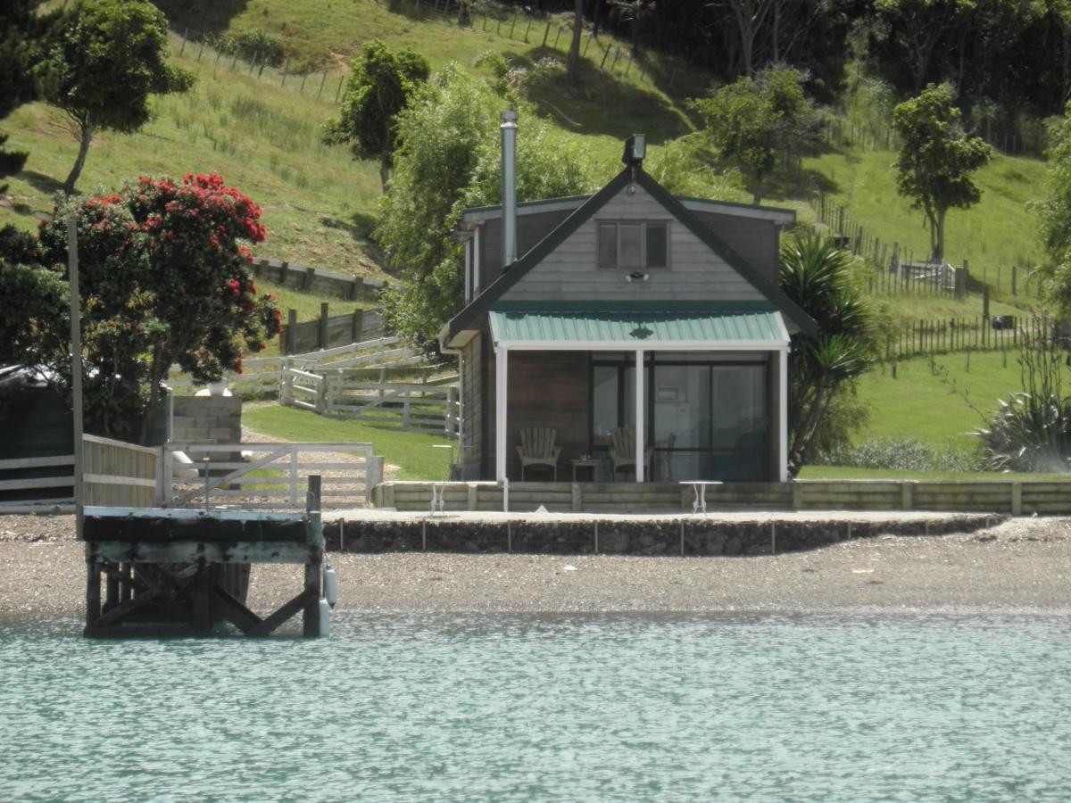 Waiheke Waters Edge Villa Omiha ภายนอก รูปภาพ