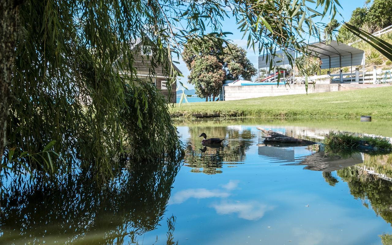 Waiheke Waters Edge Villa Omiha ภายนอก รูปภาพ
